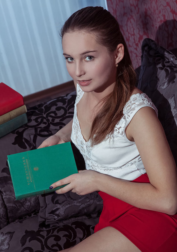 Лидия, 38